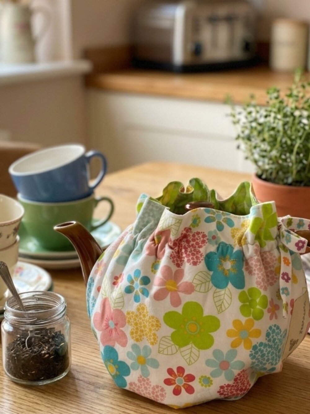 Handmen Floral Teapot Tea Cozy Cover Kitchen Linens Hot Drinks Accessories